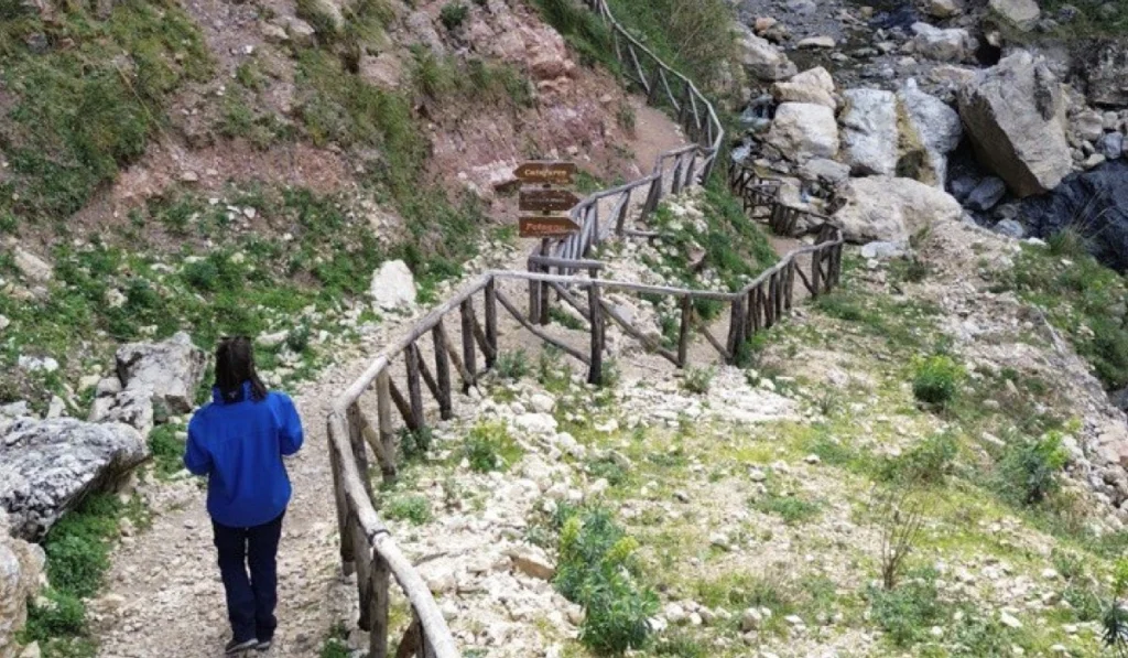 percorso per cascata catafurco